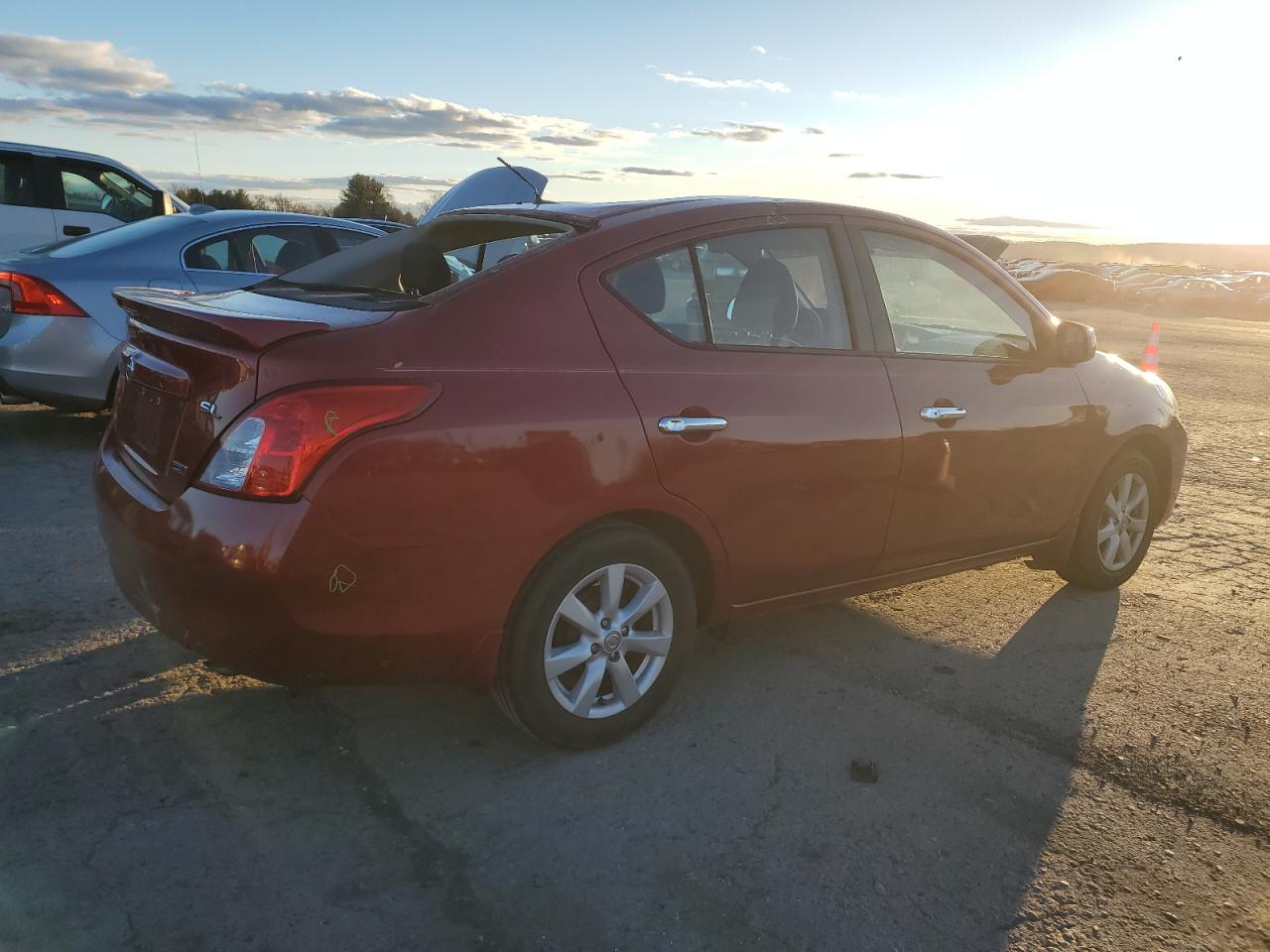 Obraz 3 z 2013 NISSAN VERSA S 2013 z VIN 3N1CN7AP6DL861908