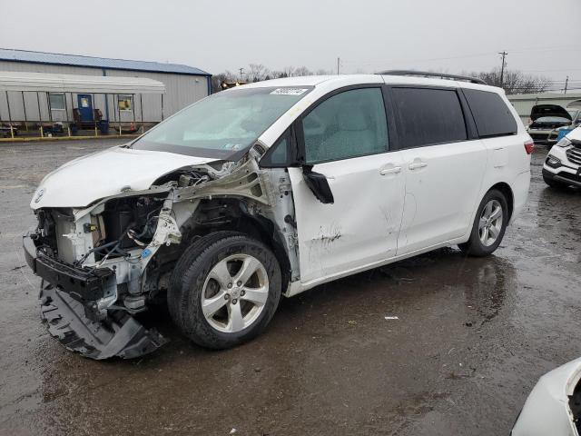 Изображение 1 2015 TOYOTA SIENNA LE 2015 с VIN 5TDKK3DC9FS575745