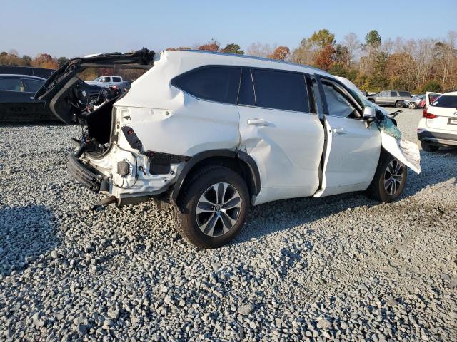 Image 3 of 2021 TOYOTA HIGHLANDER XLE 2021 with VIN 5TDGZRAH1MS517100