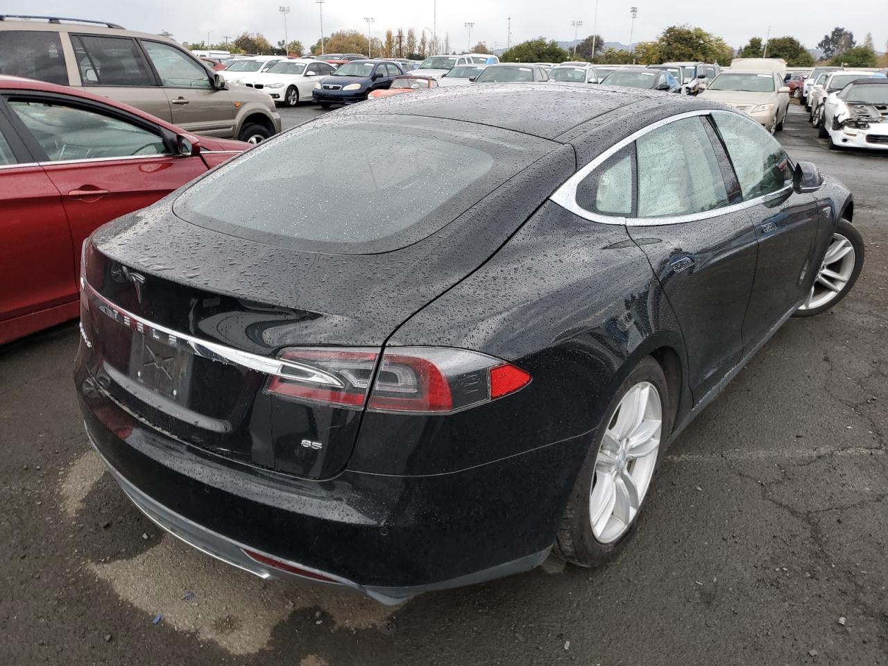 Изображение 3 2013 TESLA MODEL S  2013 с VIN 5YJSA1CN3DFP27840