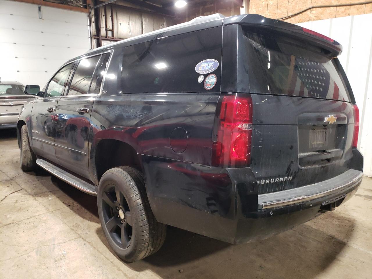 Image 2 of 2016 CHEVROLET SUBURBAN K1500 LTZ 2016 with VIN 1GNSKJKCXGR388416