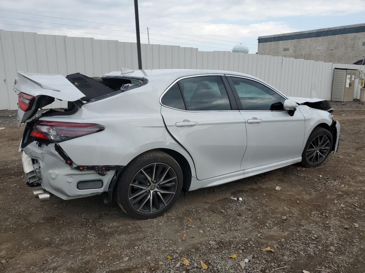 Изображение 3 2022 TOYOTA CAMRY SE 2022 с VIN 4T1G11AK4NU047299