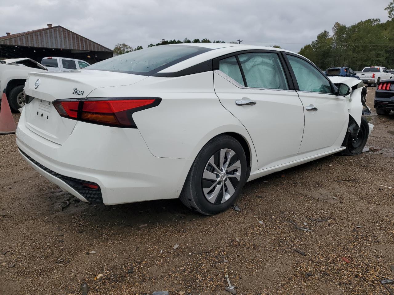Изображение 3 2021 NISSAN ALTIMA S 2021 с VIN 1N4BL4BVXMN350153