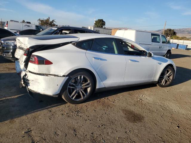 Obraz 3 z 2015 TESLA MODEL S 85 2015 z VIN 5YJSA1H15FFP78586