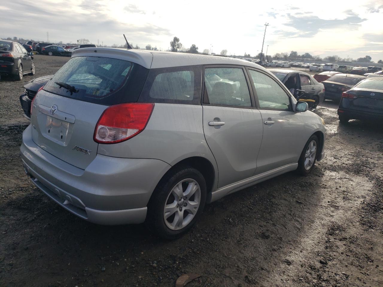 Obraz 3 z 2003 TOYOTA COROLLA MATRIX XR 2003 z VIN 2T1KR32E93C106028