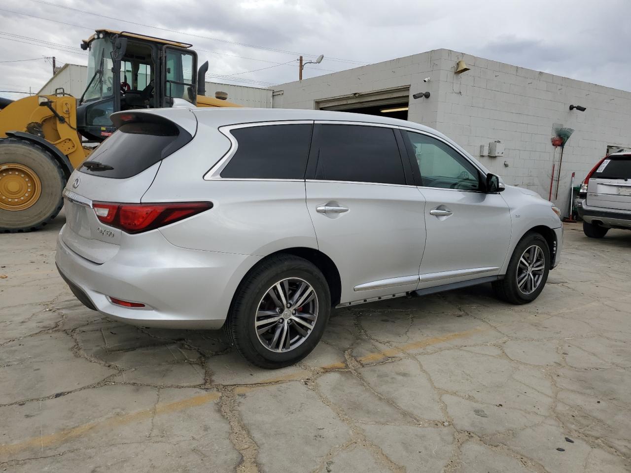 Image 3 of 2016 INFINITI QX60  2016 with VIN 5N1AL0MN4GC514441