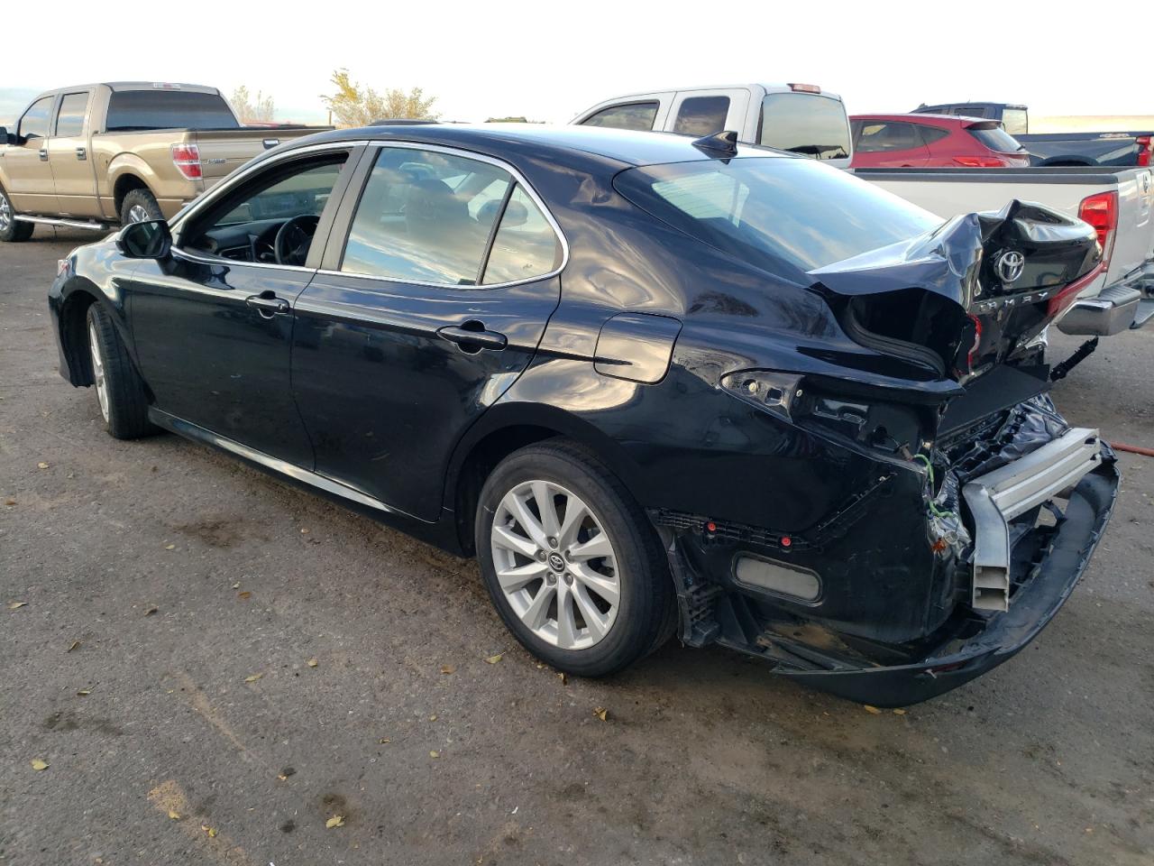 Image 2 of 2020 TOYOTA CAMRY LE 2020 with VIN 4T1C11AK0LU938962