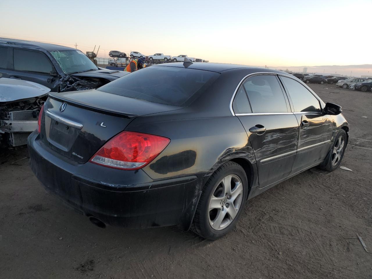 Image 3 of 2005 ACURA RL  2005 with VIN JH4KB16535C005659