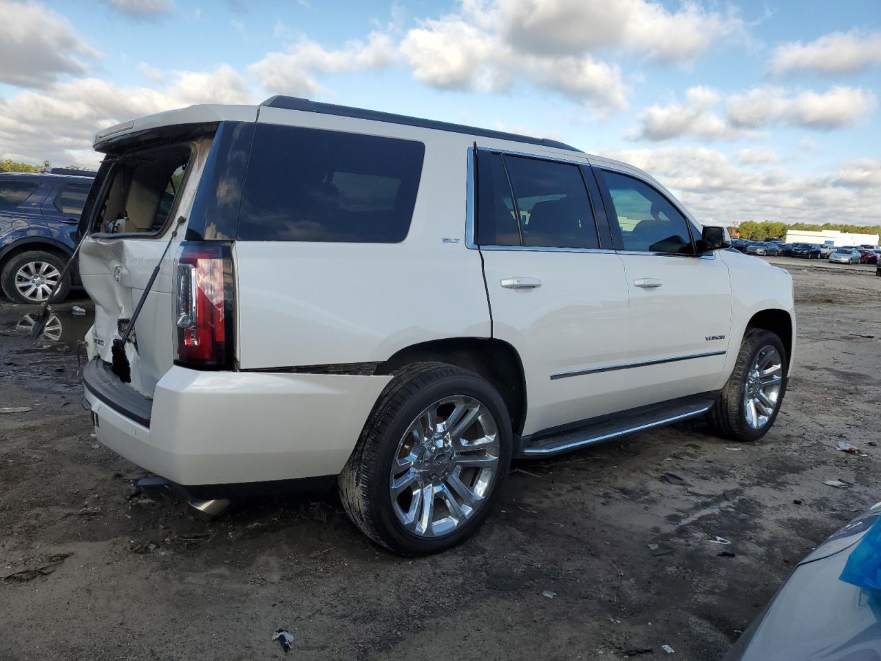 Obraz 3 z 2018 GMC YUKON SLT 2018 z VIN 1GKS1BKC0JR288578
