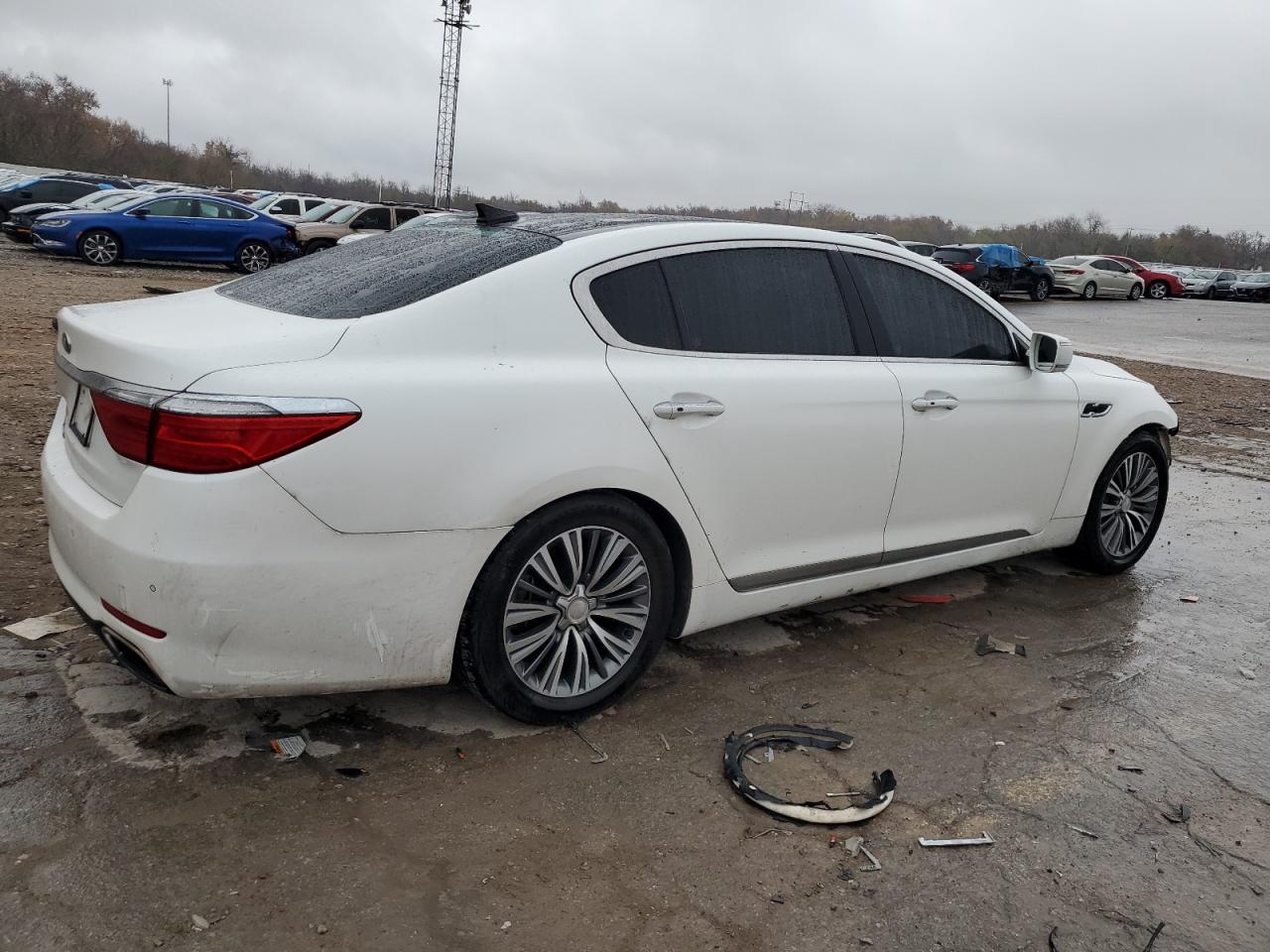 Image 3 of 2016 KIA K900  2016 with VIN KNALU4D33G6032166