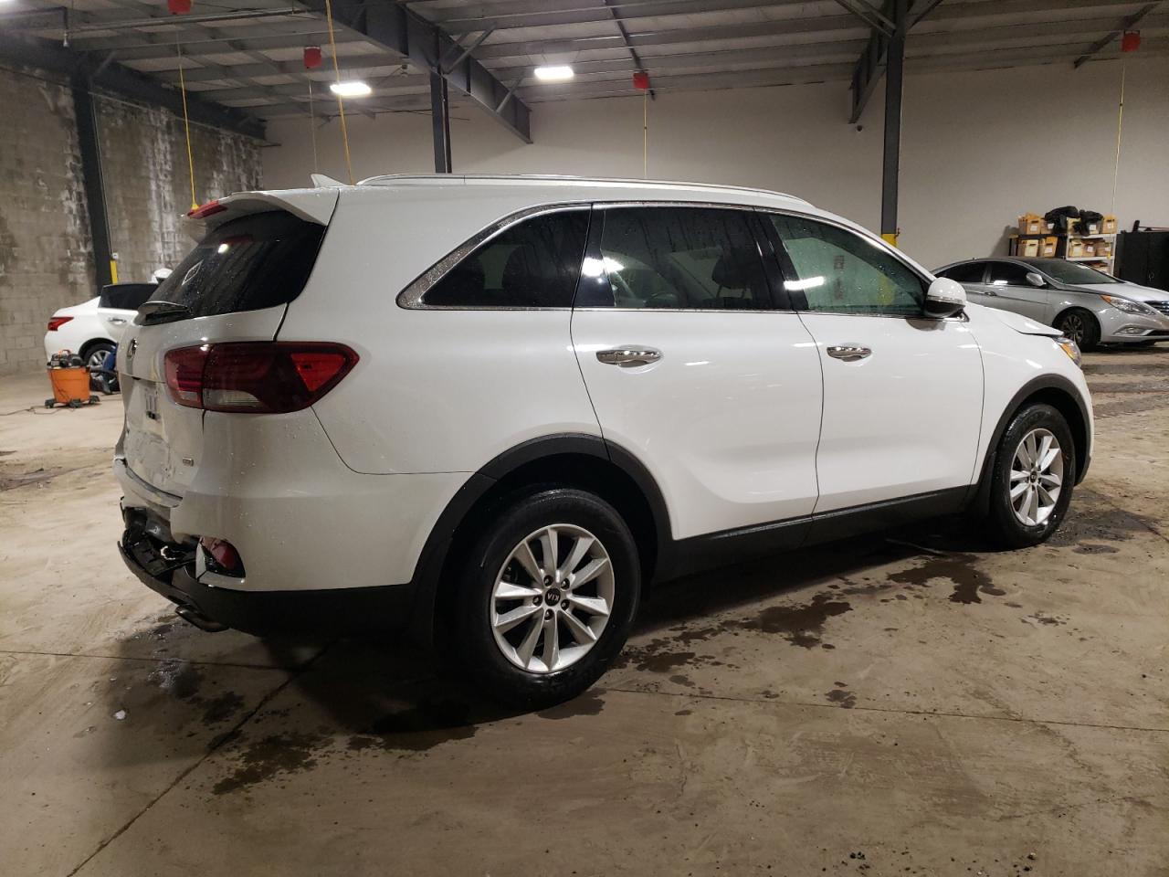 Obraz 3 z 2019 KIA SORENTO L 2019 z VIN 5XYPG4A36KG465213