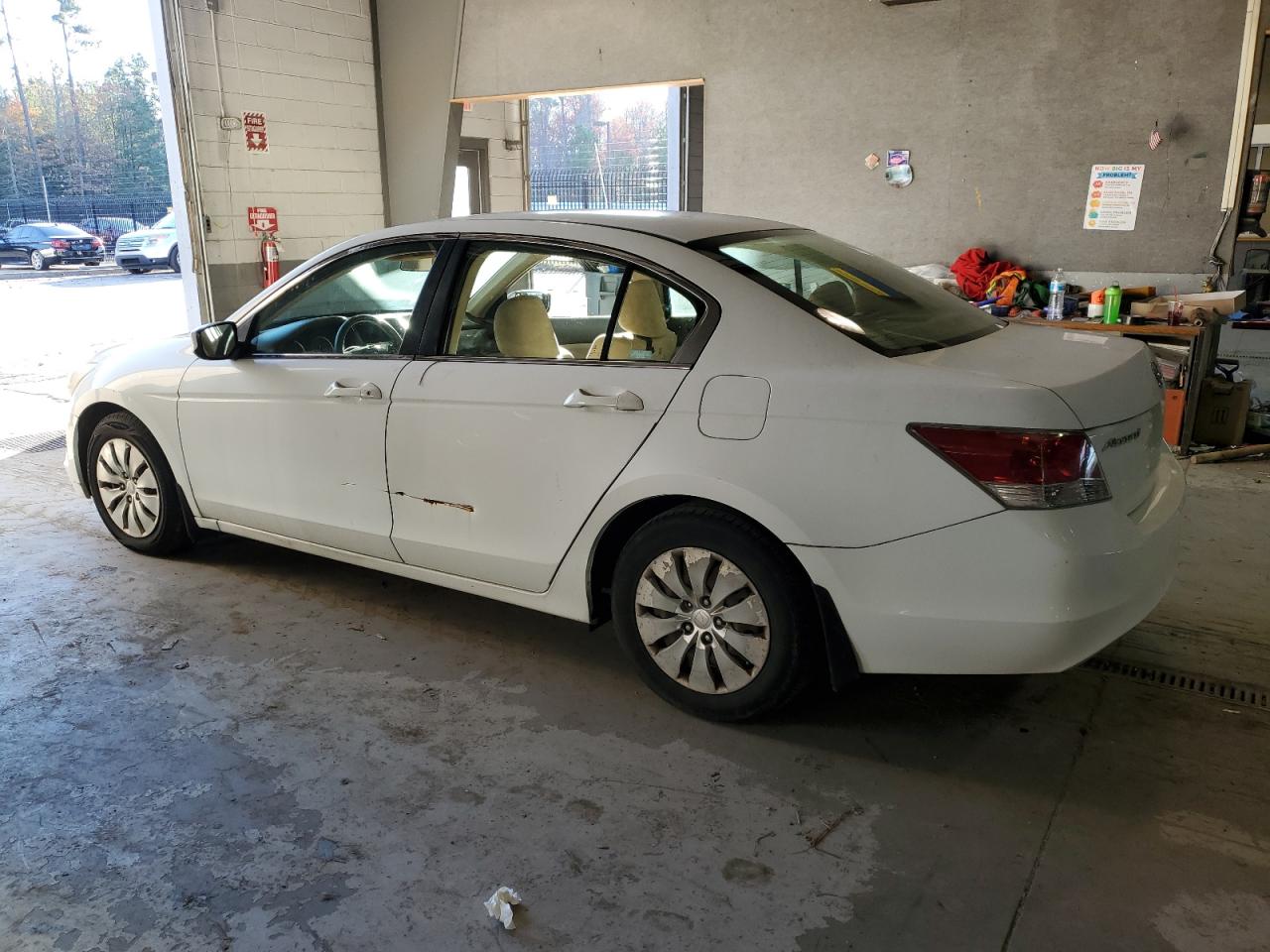 Изображение 2 2009 HONDA ACCORD LX 2009 с VIN 1HGCP26379A194377
