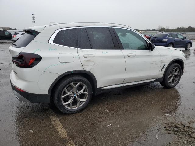 Obraz 3 z 2022 BMW X3 XDRIVE30I 2022 z VIN 5UX53DP07N9J81951