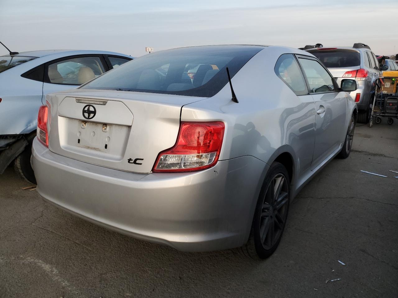 Obraz 3 z Toyota Scion Tc 2011 z VIN JTKJF5C75B3019372