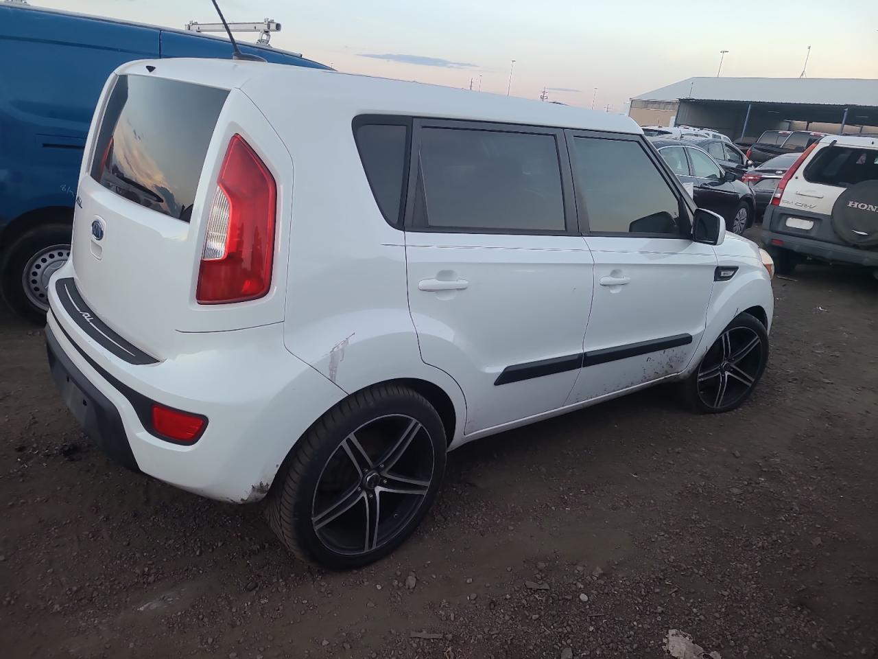 Obraz 3 z 2012 KIA SOUL  2012 z VIN KNDJT2A50C7467366