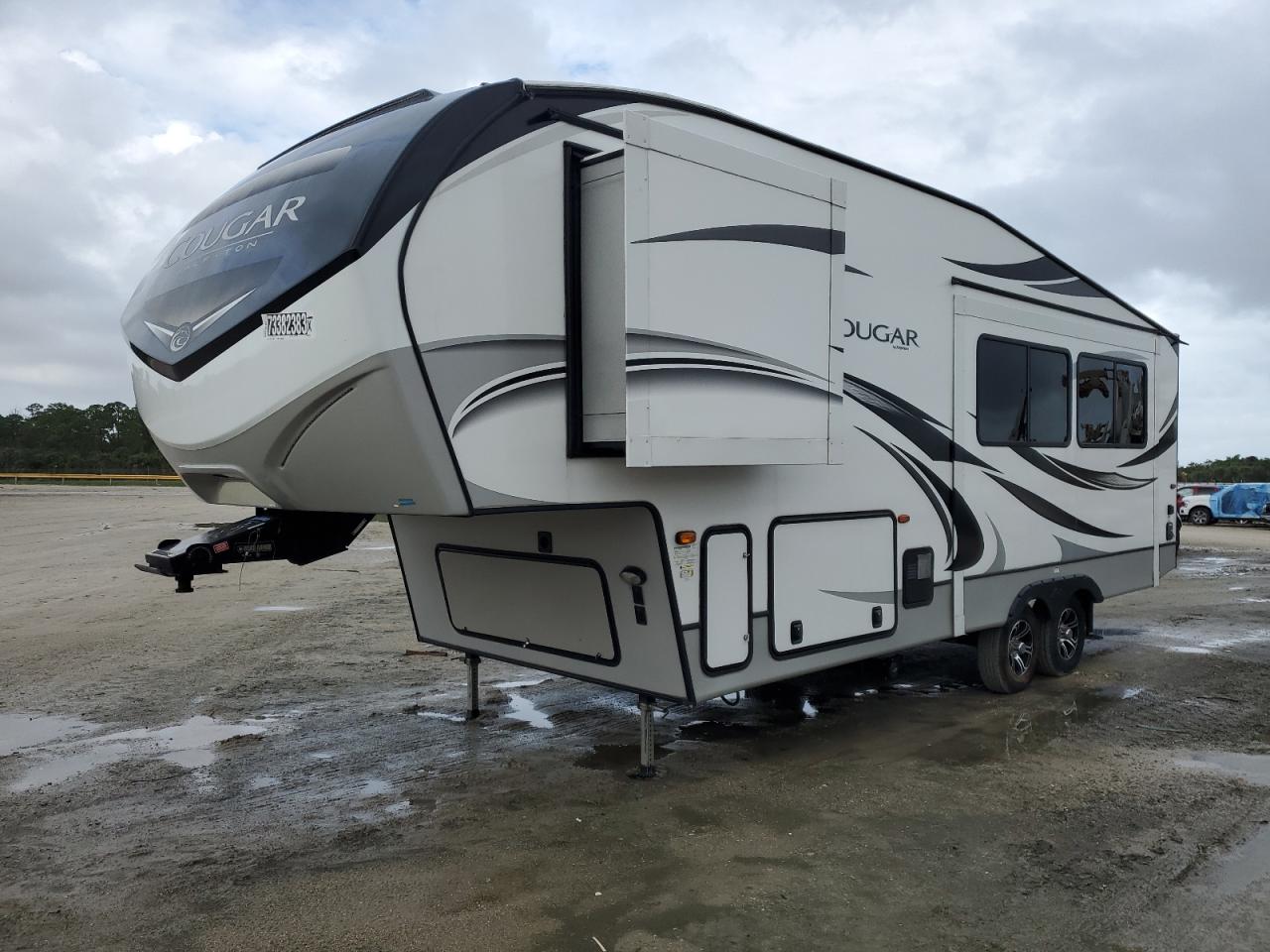 Image 2 of 2021 COUG 5TH WHEEL 2021 with VIN 4YDF25R25MV503597