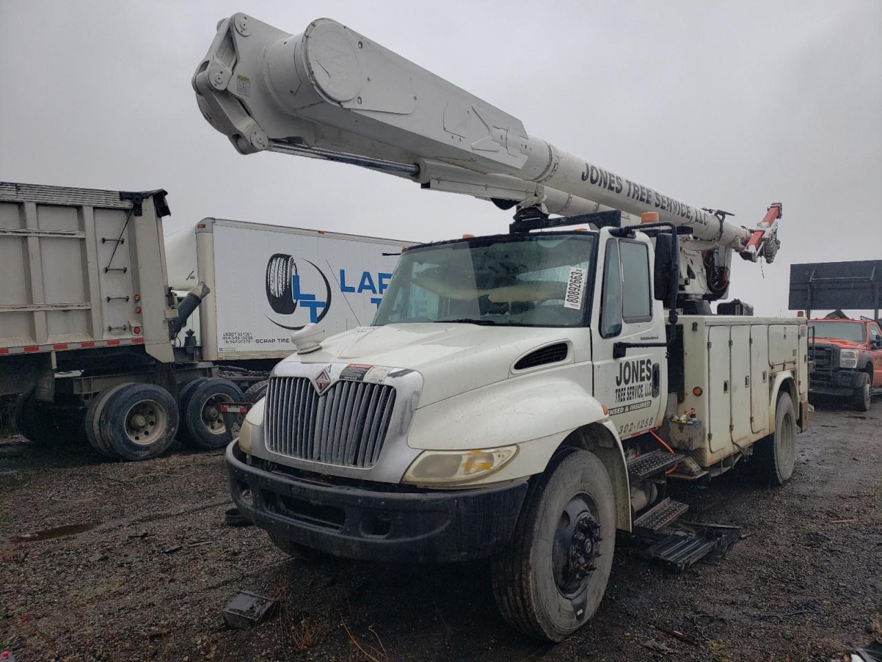 Image 2 of 2003 INTERNATIONAL 4000 4400 2003 with VIN 1HTMKAAR73H597302