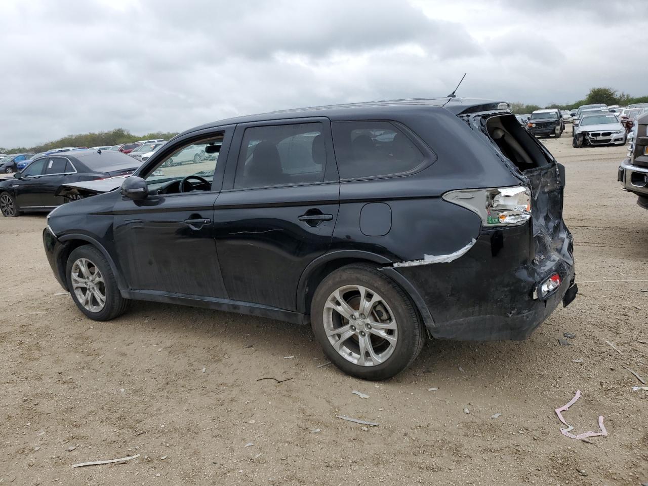 Изображение 2 2015 MITSUBISHI OUTLANDER SE 2015 с VIN JA4AD3A3XFZ011251