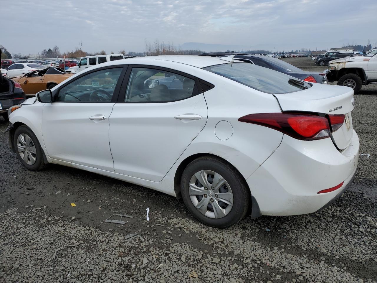Изображение 2 2016 HYUNDAI ELANTRA SE 2016 с VIN 5NPDH4AE5GH725702