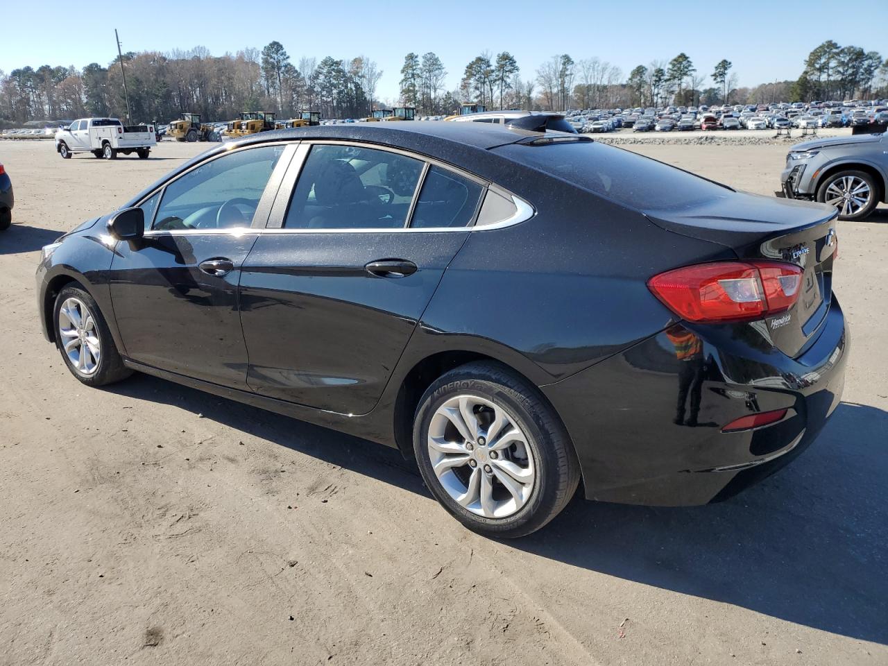 Изображение 2 2019 CHEVROLET CRUZE LT 2019 с VIN 1G1BE5SM8K7105928