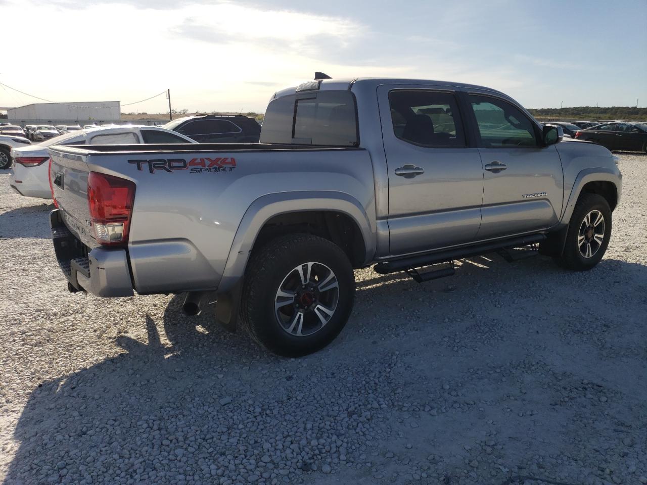 Image 3 of 2017 TOYOTA TACOMA DOUBLE CAB 2017 with VIN 5TFCZ5AN1HX105062