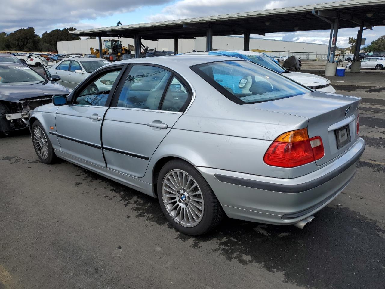 Image 2 of 2001 BMW 330 I 2001 with VIN WBAAV53411JS93689