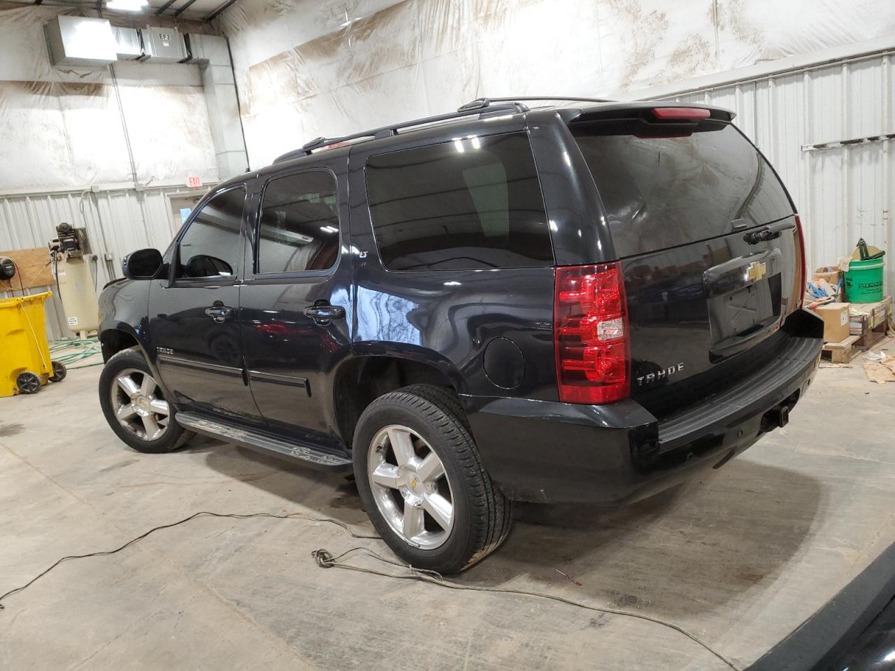 Image 2 of 2011 CHEVROLET TAHOE K1500 LT 2011 with VIN 1GNSKBE06BR377493
