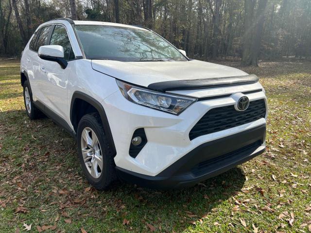 Obraz 1 z 2021 TOYOTA RAV4 XLE 2021 z VIN 2T3W1RFV1MC132735