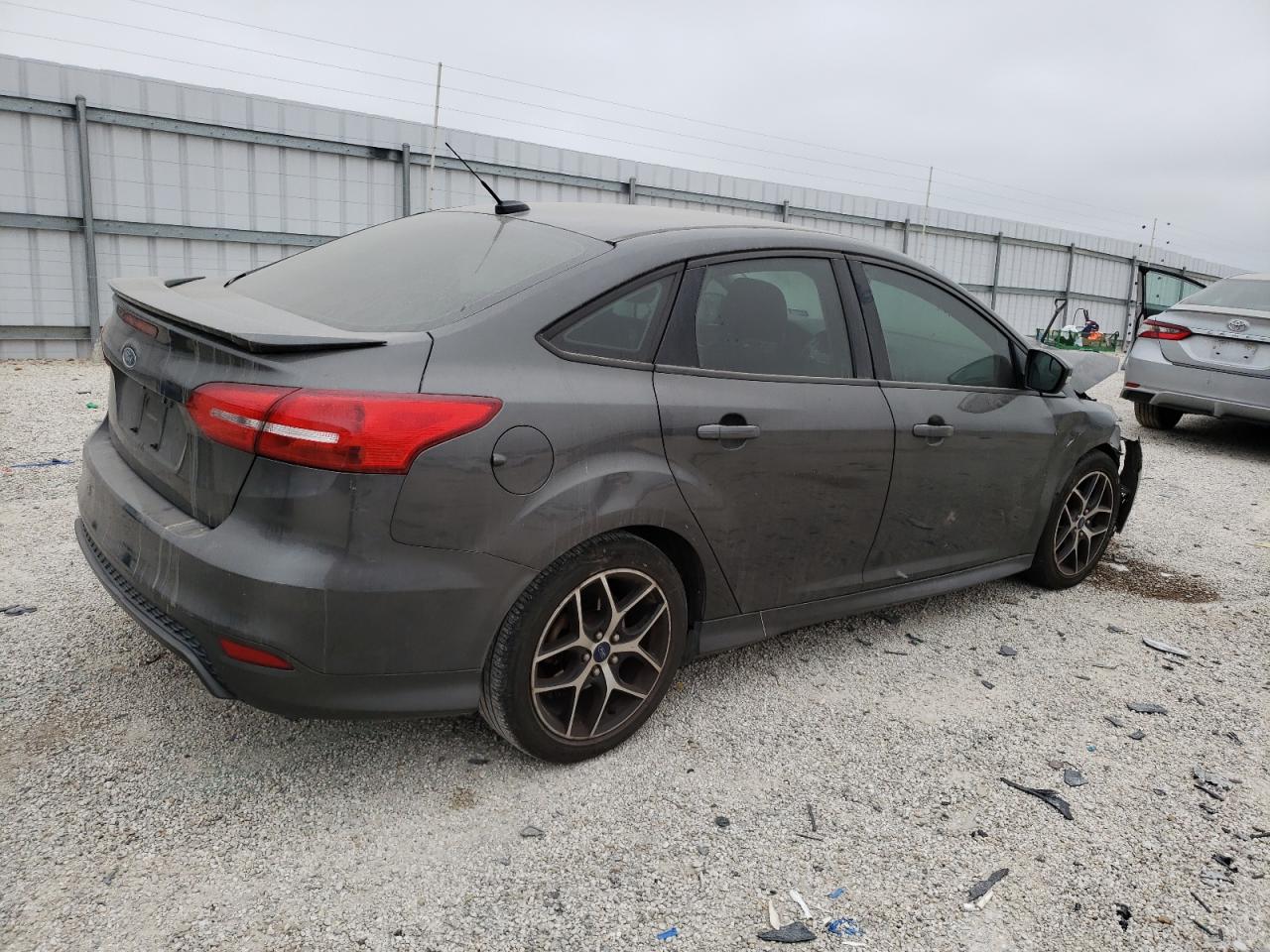 Изображение 3 2015 FORD FOCUS SE 2015 с VIN 1FADP3F28FL340615