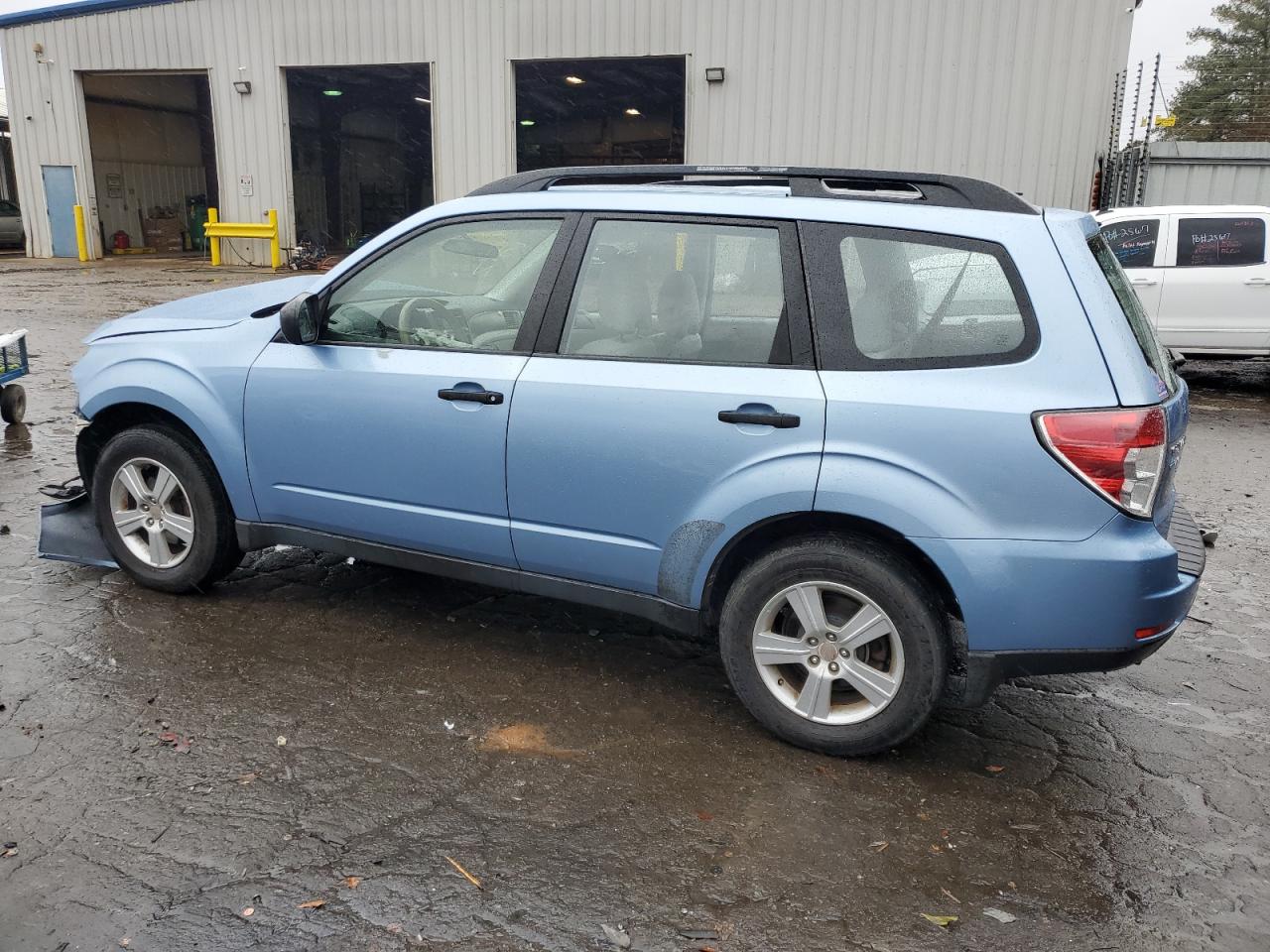 Изображение 2 2011 SUBARU FORESTER 2.5X 2011 с VIN JF2SHABC9BH778334