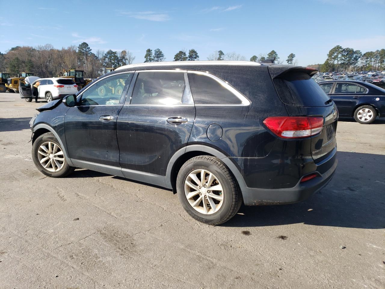 Image 2 of 2016 KIA SORENTO LX 2016 with VIN 5XYPG4A38GG058887