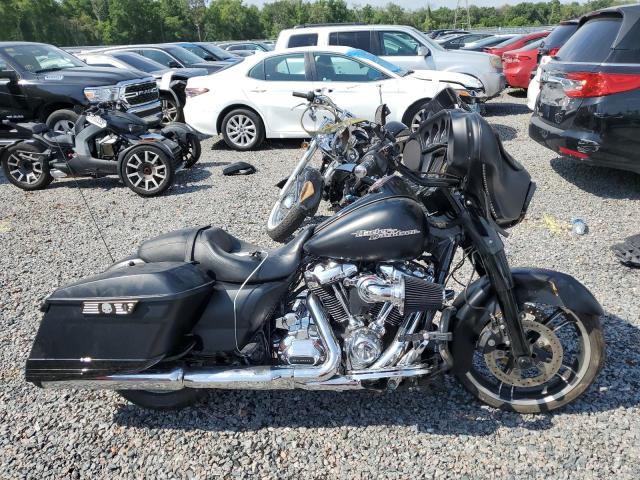 Image 1 of 2017 HARLEY-DAVIDSON FLHX STREET GLIDE 2017 with VIN 1HD1KBC19HB661295