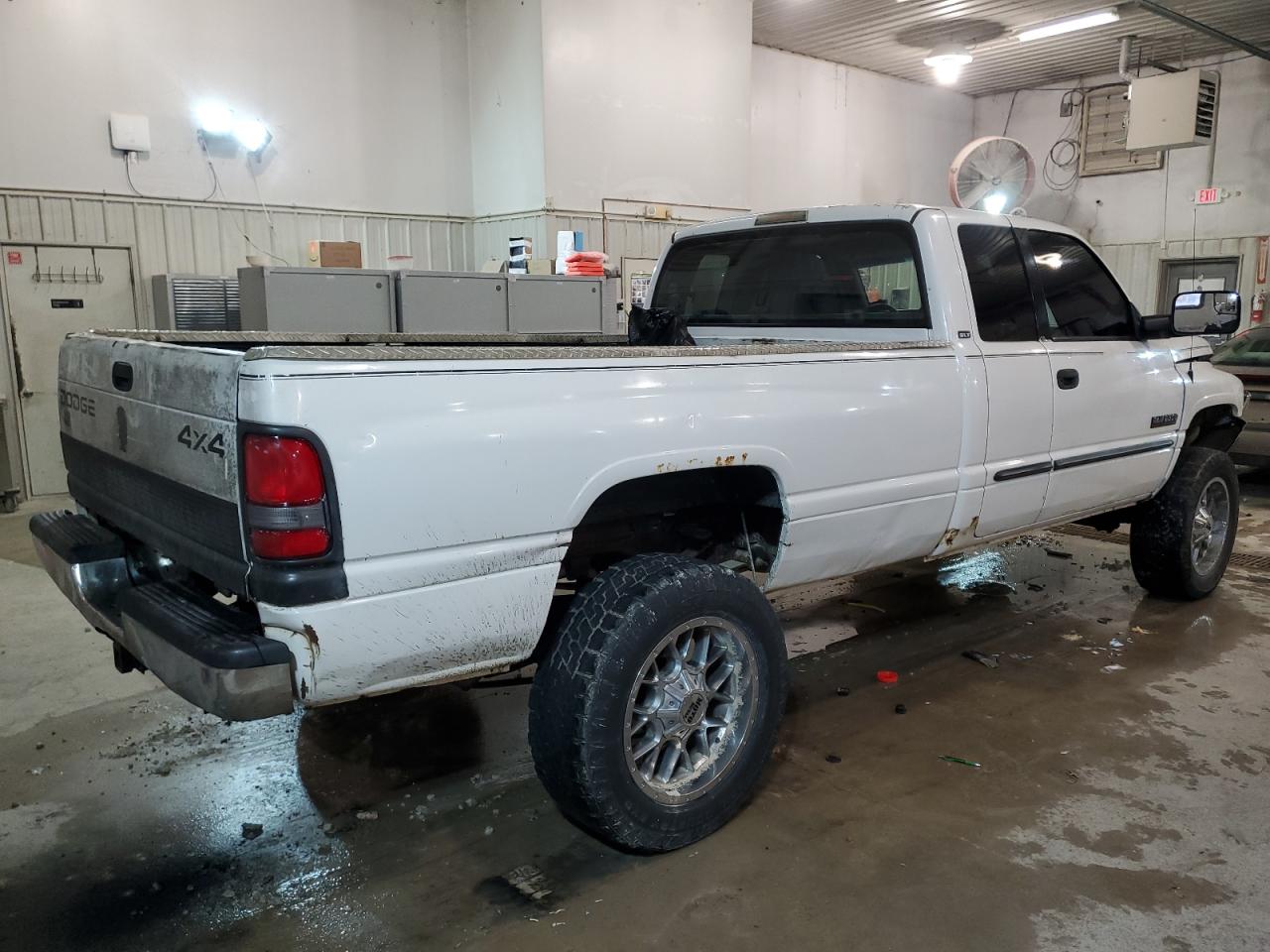 Image 3 of 2002 DODGE RAM 2500  2002 with VIN 3B7KF23C32M283082