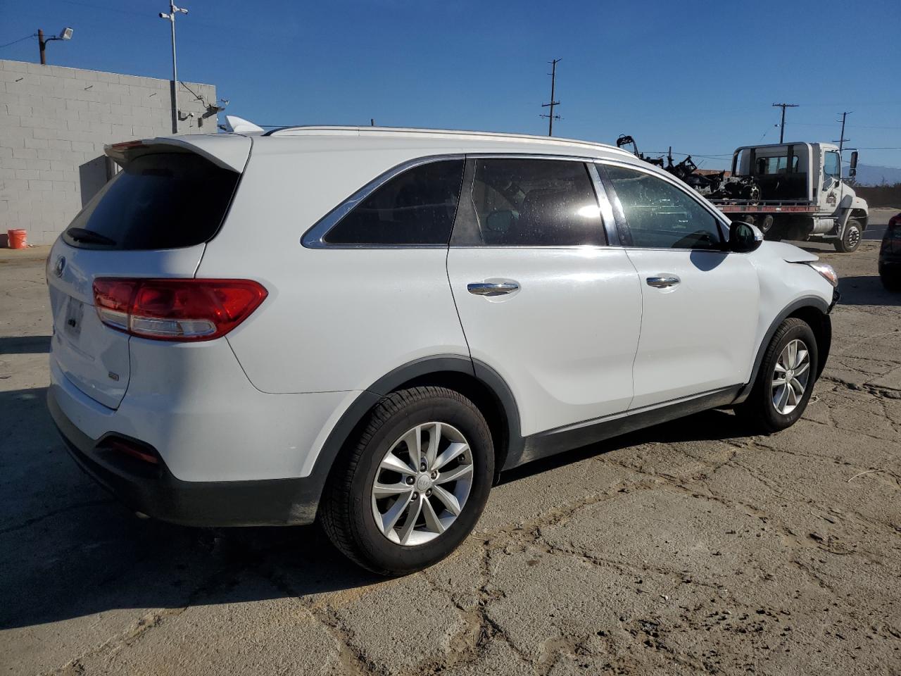 Изображение 3 2016 KIA SORENTO LX 2016 с VIN 5XYPG4A34GG087884