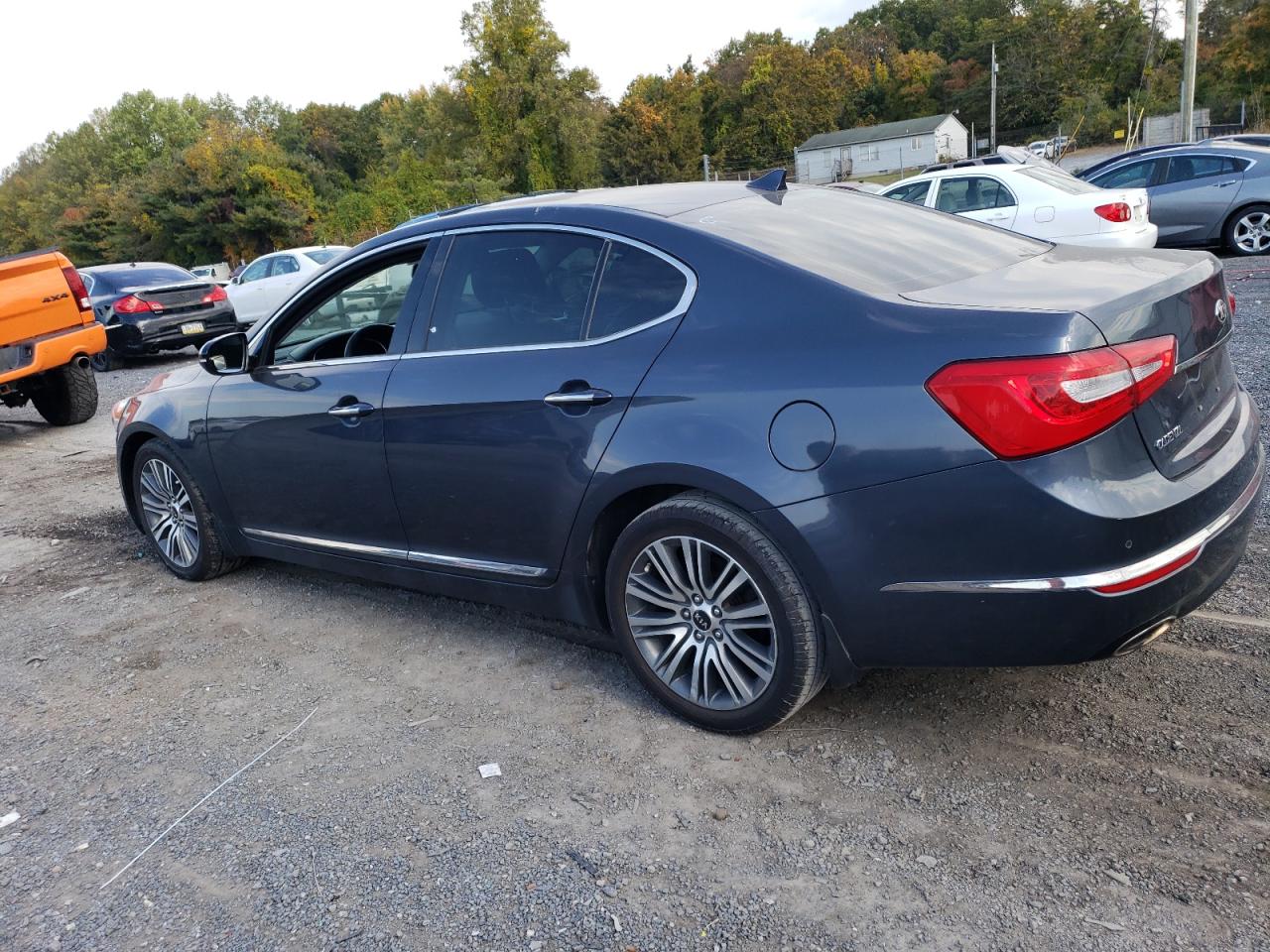 Image 2 of Kia Cadenza Premium 2014 with VIN KNALN4D79E5133263