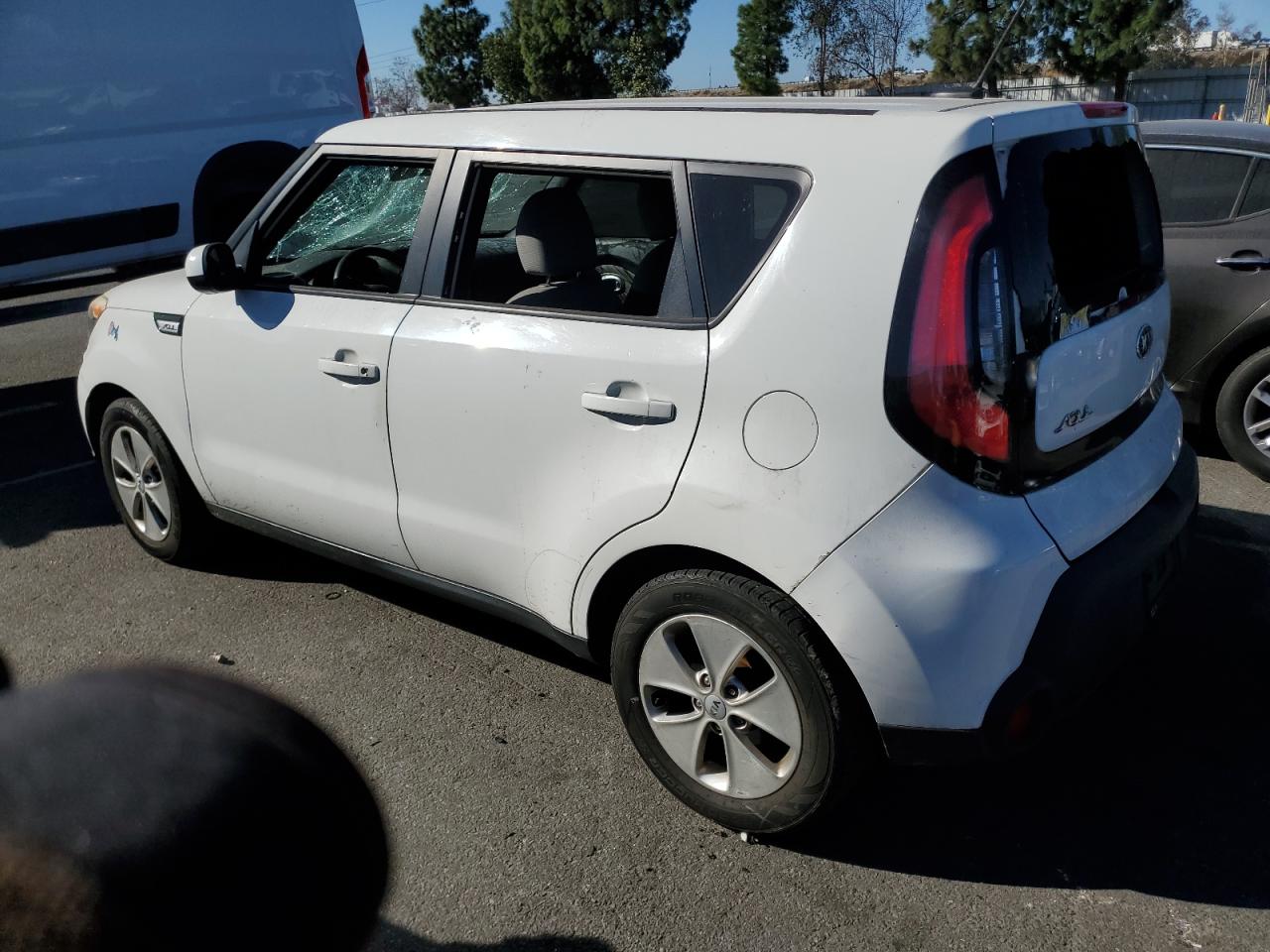 Изображение 2 2015 KIA SOUL  2015 с VIN KNDJN2A25F7801279