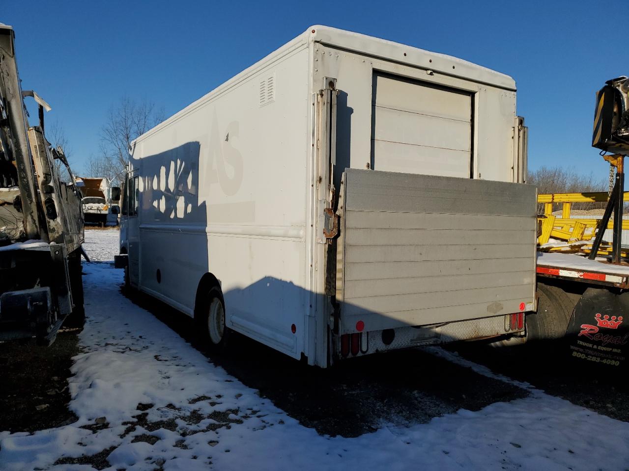 Image 2 of 2014 FREIGHTLINER CHASSIS M LINE WALK-IN VAN 2014 with VIN 4UZAANDU3ECGA5285