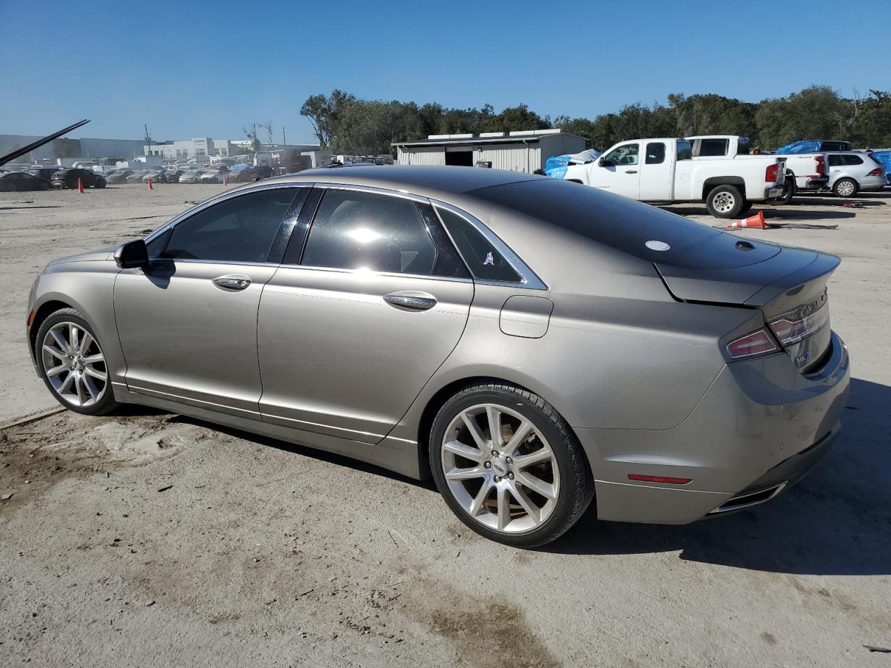 Image 2 of 2015 LINCOLN MKZ HYBRID 2015 with VIN 3LN6L2LU0FR605989