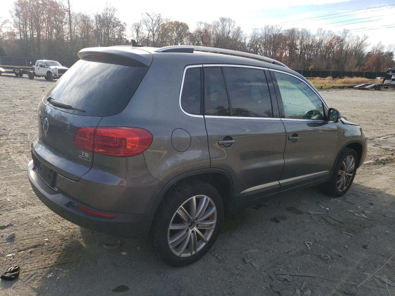 Изображение 3 2016 VOLKSWAGEN TIGUAN S 2016 с VIN WVGBV7AX7GW560244