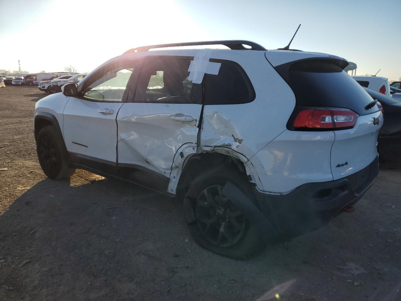 Obraz 2 z 2015 JEEP CHEROKEE TRAILHAWK 2015 z VIN 1C4PJMBSXFW604226