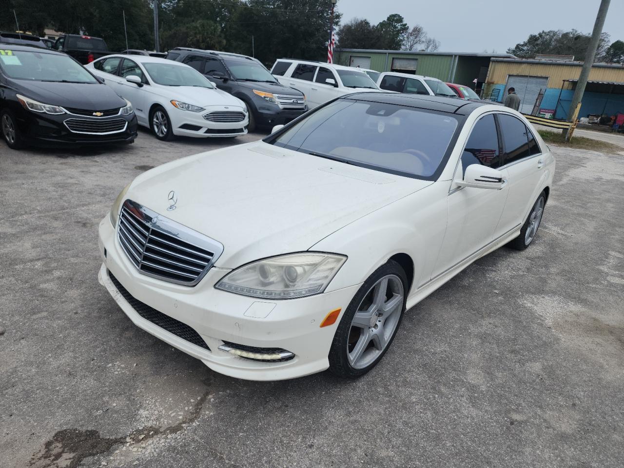 Obraz 2 z 2011 MERCEDES-BENZ S 550 2011 z VIN WDDNG7BB5BA393067