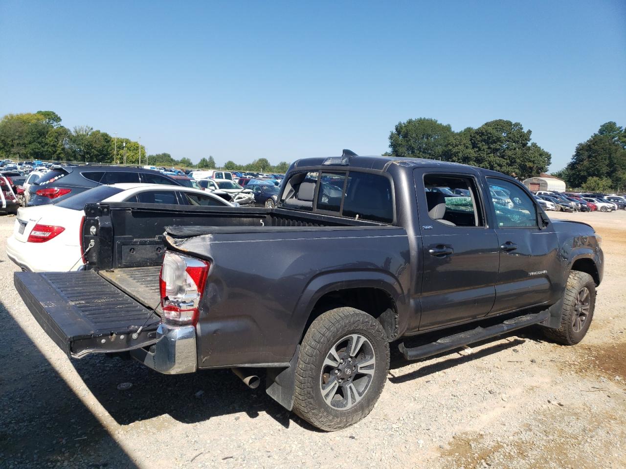 Obraz 3 z 2016 TOYOTA TACOMA DOUBLE CAB 2016 z VIN 5TFAZ5CN9GX003334