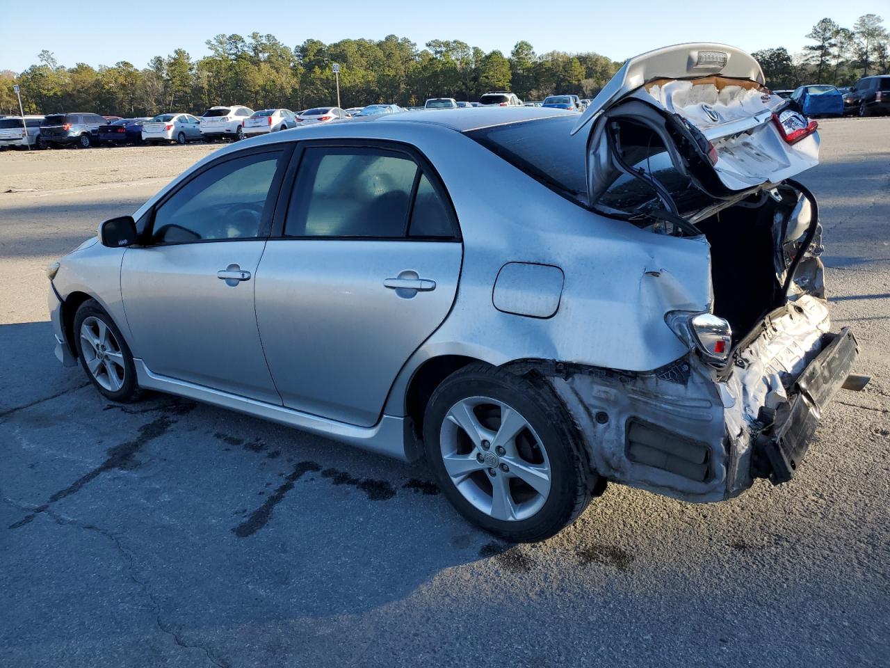 Image 2 of 2011 TOYOTA COROLLA BASE 2011 with VIN 2T1BU4EE4BC566941
