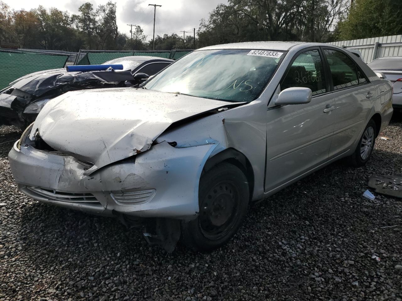 Obraz 1 z 2005 TOYOTA CAMRY LE 2005 z VIN 4T1BE32K65U057826