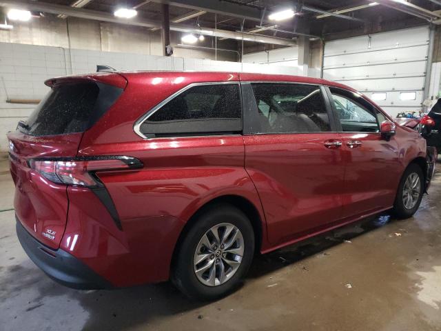 Image 3 of 2022 TOYOTA SIENNA XLE 2022 with VIN 5TDYRKEC5NS103037