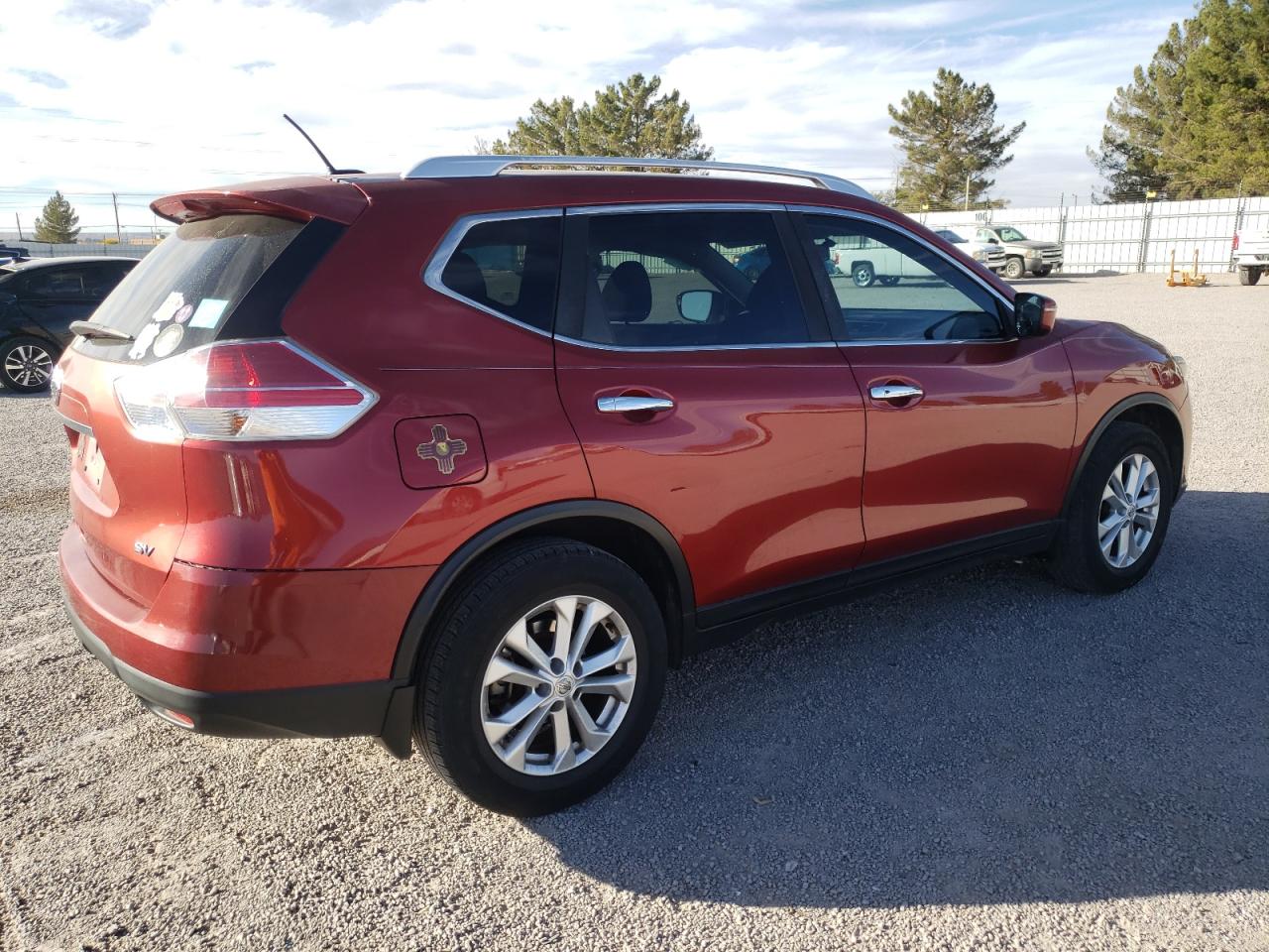 Image 3 of 2016 NISSAN ROGUE S 2016 with VIN KNMAT2MT7GP728329