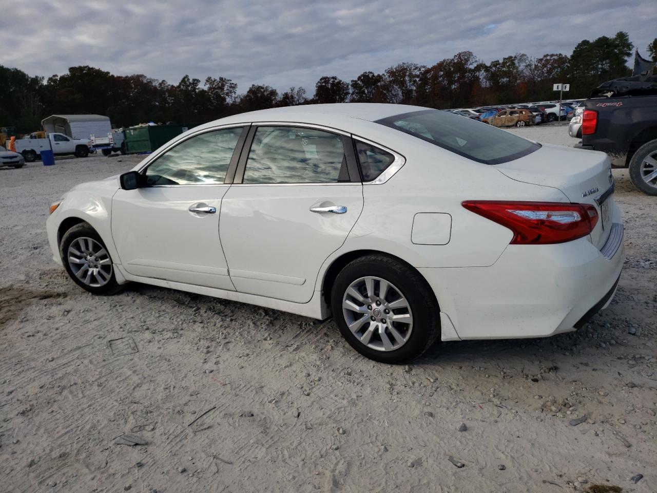 Obraz 2 z 2017 NISSAN ALTIMA 2.5 2017 z VIN 1N4AL3AP1HC270587