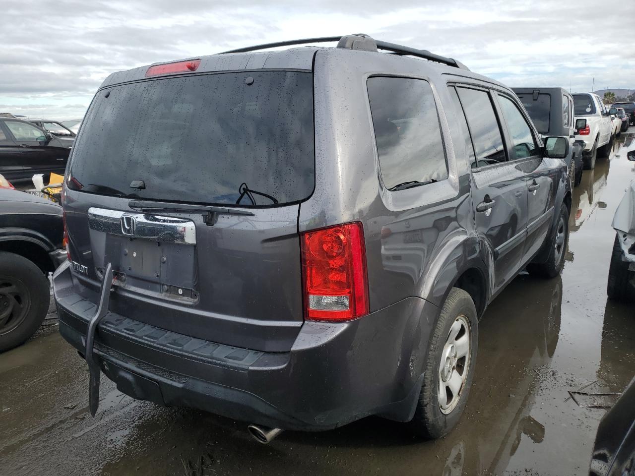 Image 3 of 2015 HONDA PILOT LX 2015 with VIN 5FNYF3H26FB012804