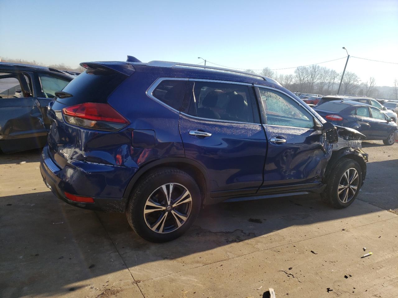 Obraz 3 z 2019 NISSAN ROGUE S 2019 z VIN JN8AT2MV5KW386299