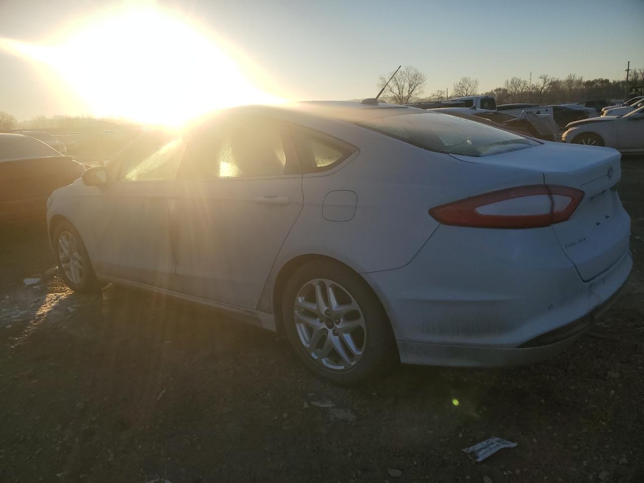 Image 2 of 2016 FORD FUSION SE 2016 with VIN 1FA6P0H73G5127352